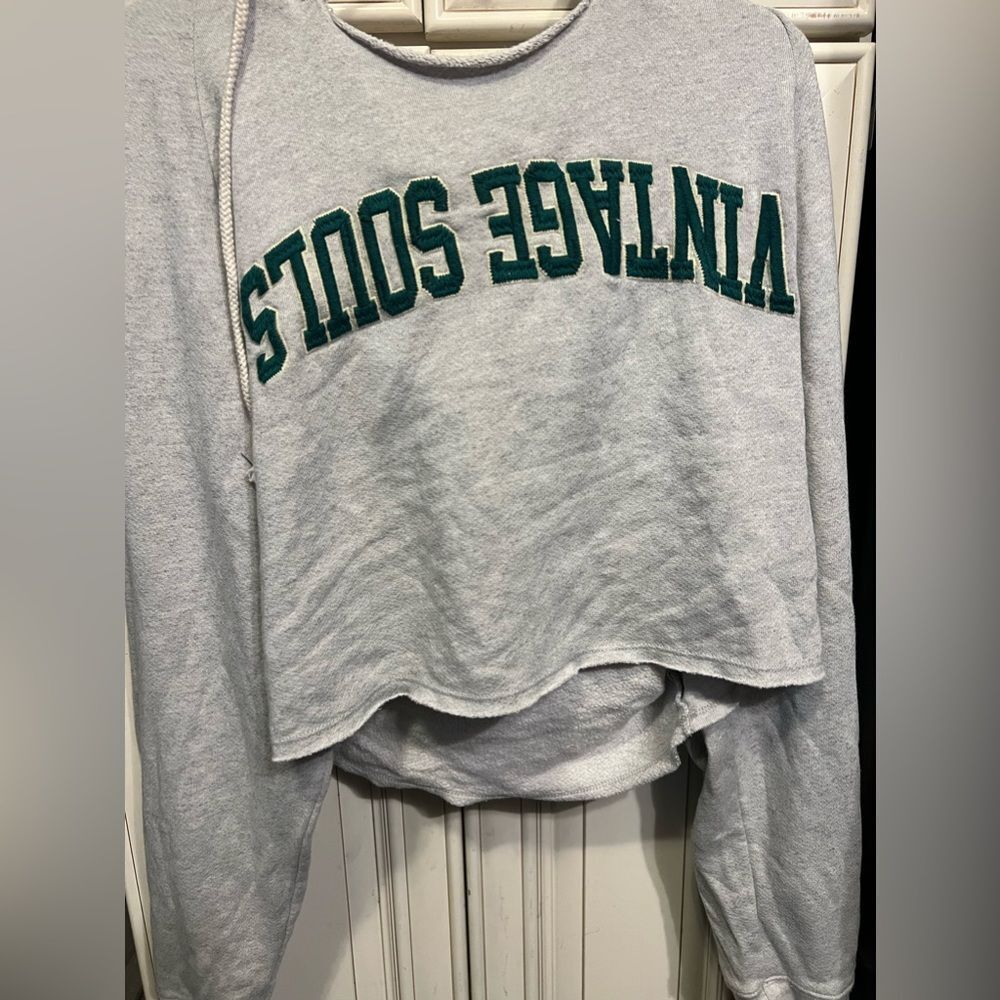 Vintage Souls Cropped Gray Crewneck Sweatshirt - Green Applique